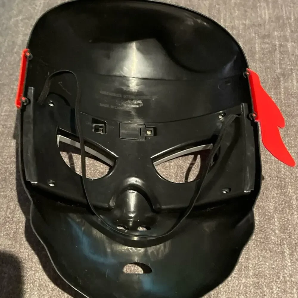 Red‎ Ninja Light-Up Halloween Mask